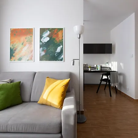 Apartment Na Ochocie Lotnisko Fv Warsaw